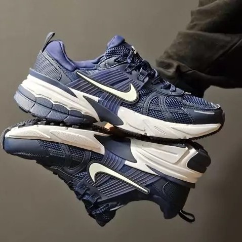 کتونی نایک وی تو کی ران سرمه ای Nike V2K Run کتونی نایک وی تو کی ران سرمه ای Nike V2K Run