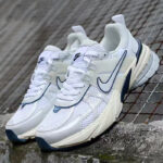 کتونی نایک وی تو کی ران کرم آبی Nike V2K Run Platinum Tint