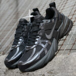 کتونی نایک وی تو کی ران مشکی دودی تیره Nike V2K Run Black Dark Smoke Grey