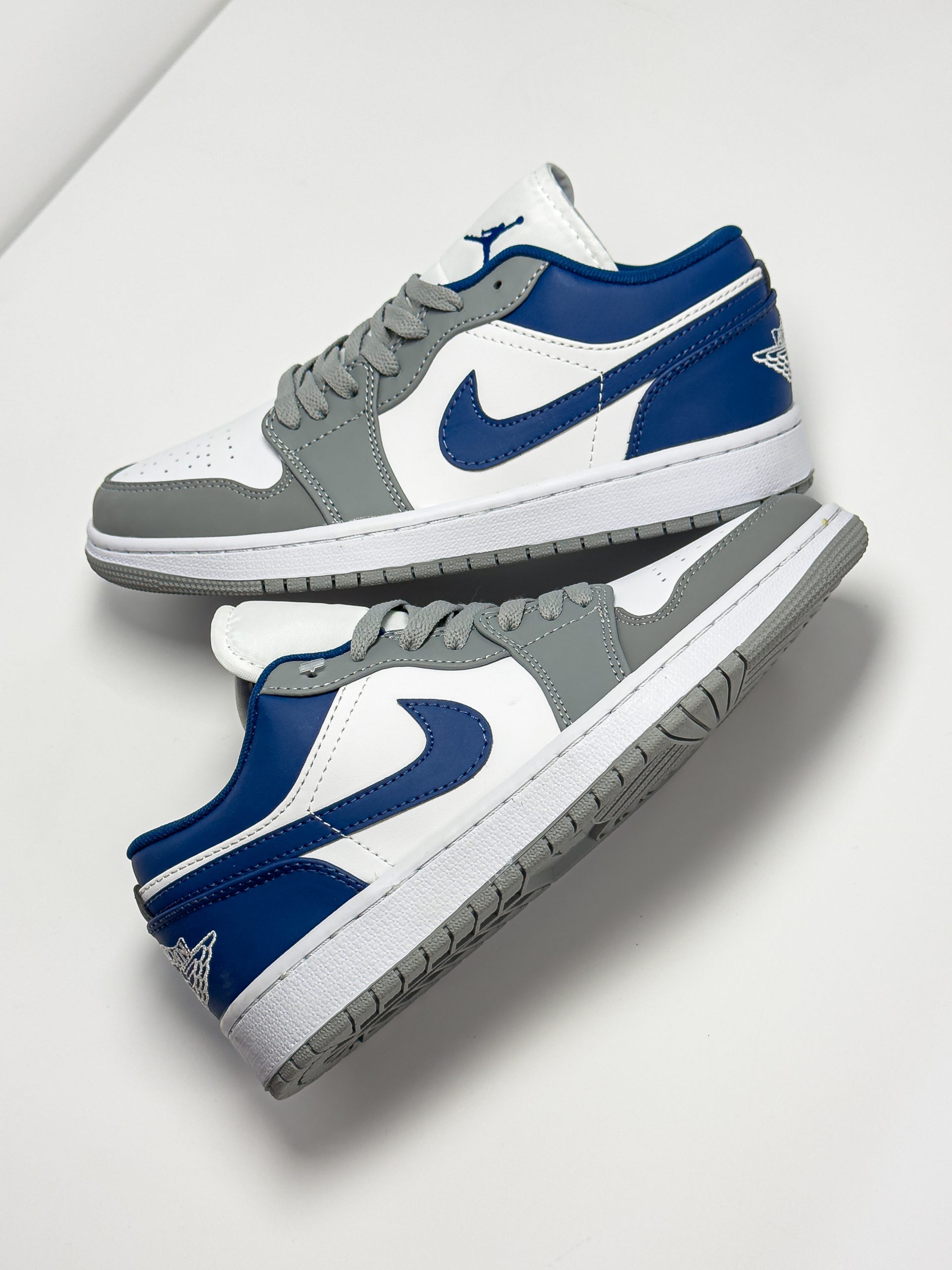 ایرجردن وان فرنچ بلو Air Jordan 1 French Blue ایرجردن وان فرنچ بلو Air Jordan 1 French Blue