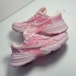 نایک وی تو کی ران صورتی Nike V2K Run