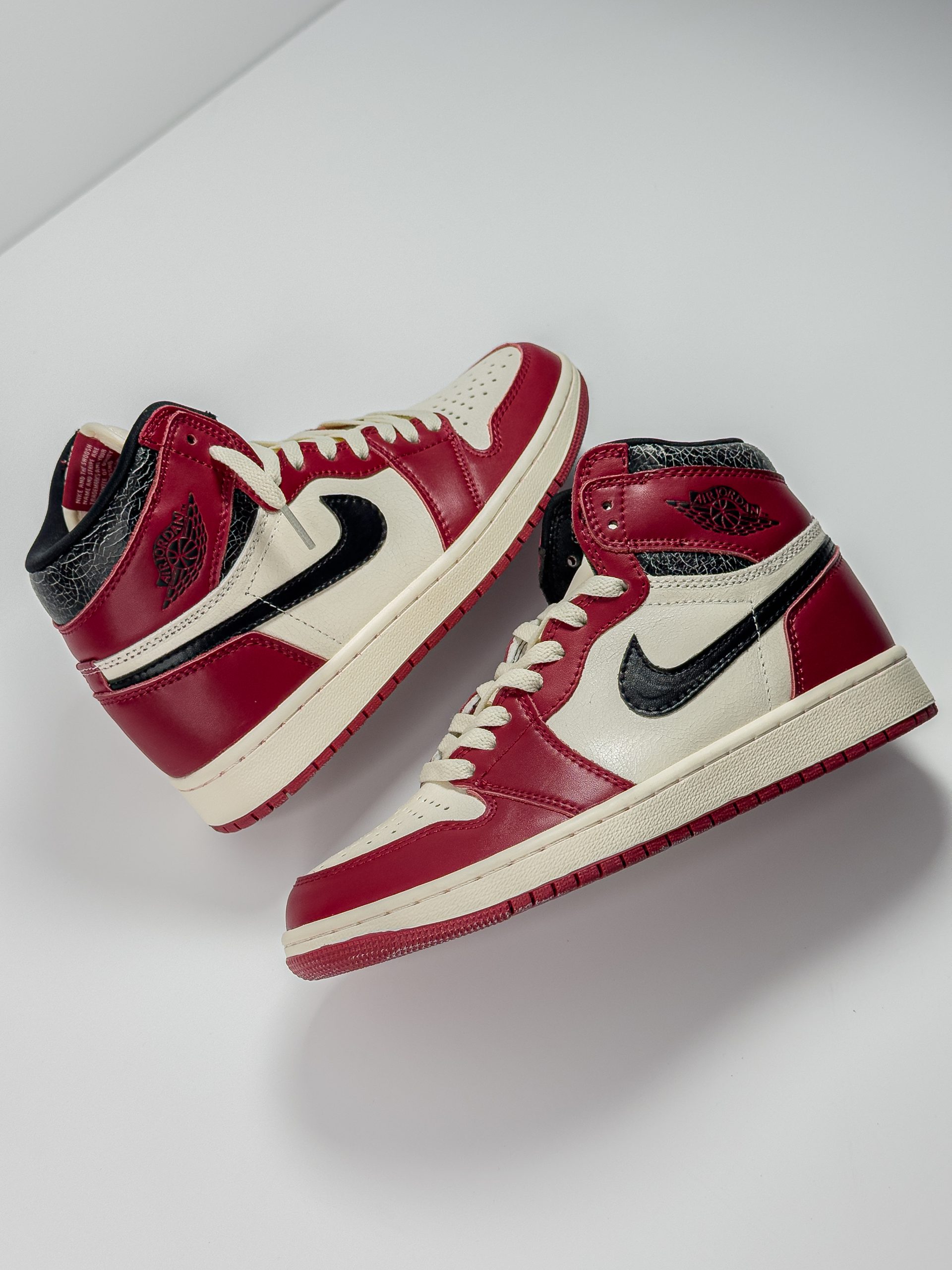 نایک جردن وان شیکاگو لاست اند فاند Jordan 1 Retro High OG Chicago Lost and Found نایک جردن وان شیکاگو لاست اند فاند Jordan 1 Retro High OG Chicago Lost and Found