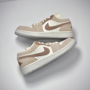 نایک جردن لو کرم قهوه ای Nike Air Jordan 1 Low SE Legend Light Brown
